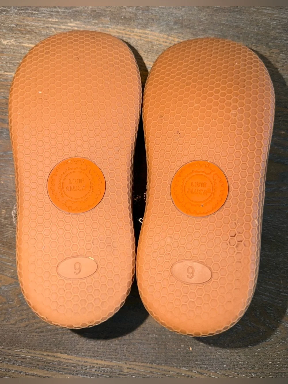 Livie & Luca Brown Ruche Classic Mary Jane Shoes size 9